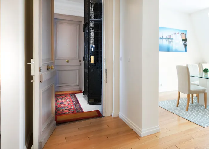 Residence Charles Floquet Parijs